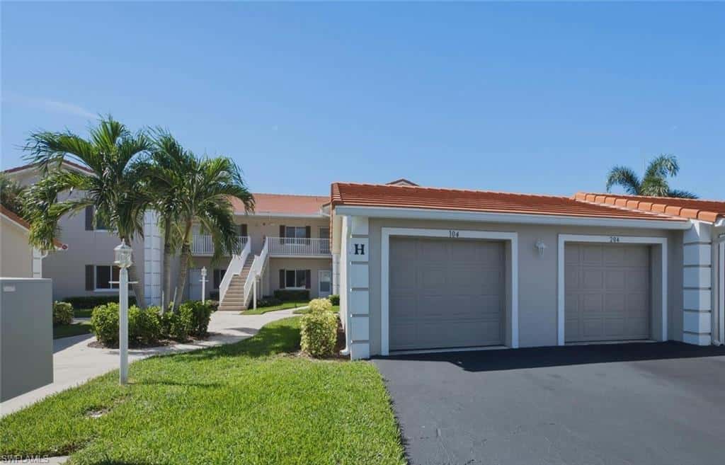 575 Saratoga Cir #204, Naples, photo 4