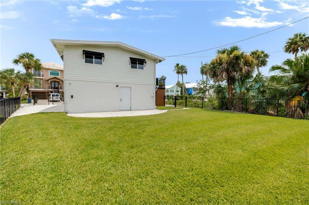 139 Coconut Dr, Fort Myers Beach, photo 28