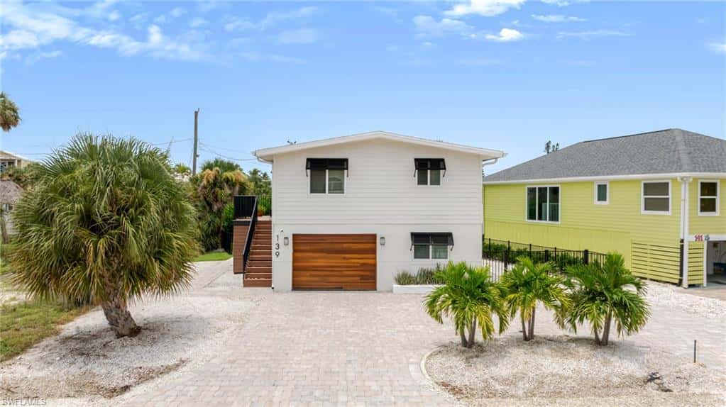 139 Coconut Dr, Fort Myers Beach, photo 4