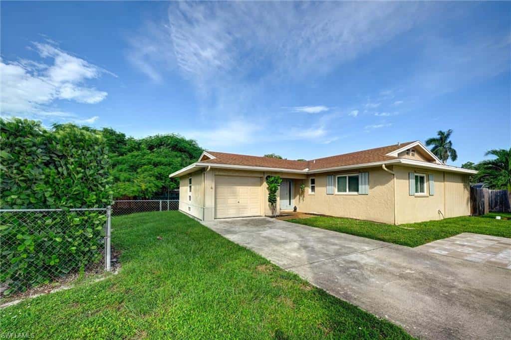 3490 Santiago Way, Naples, photo 32