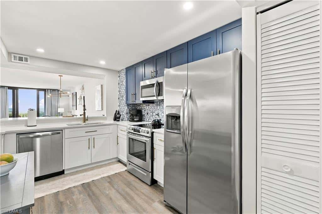 320 Seaview Ct #602, Marco Island, photo 12