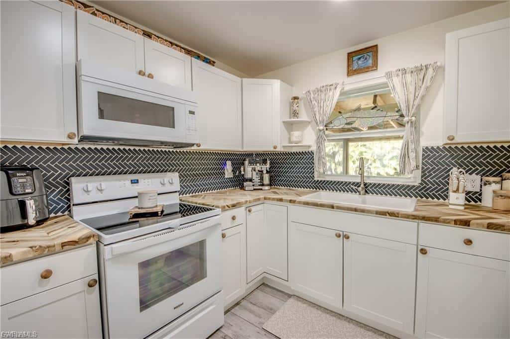 355 Donora Blvd, Fort Myers Beach, photo 10