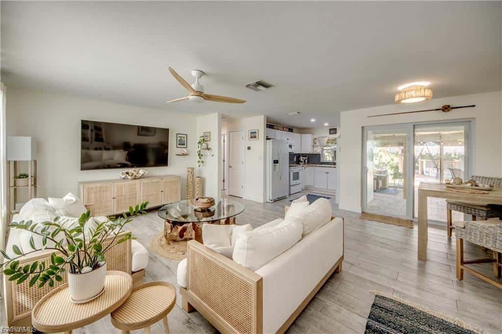 355 Donora Blvd, Fort Myers Beach, photo 4