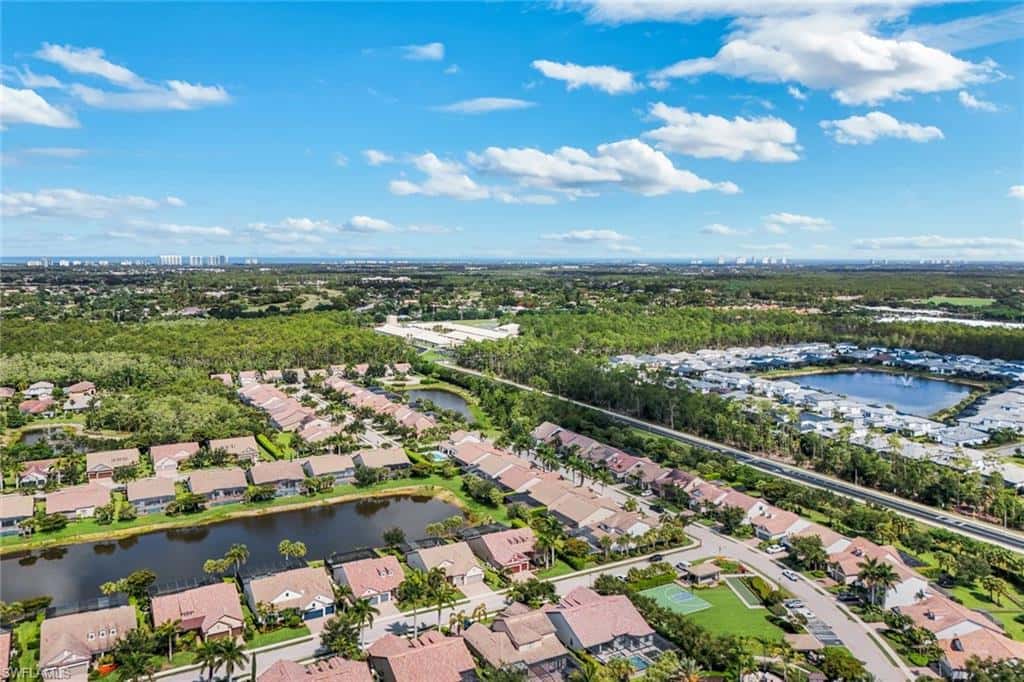 16345 Camden Lakes Cir, Naples, photo 43
