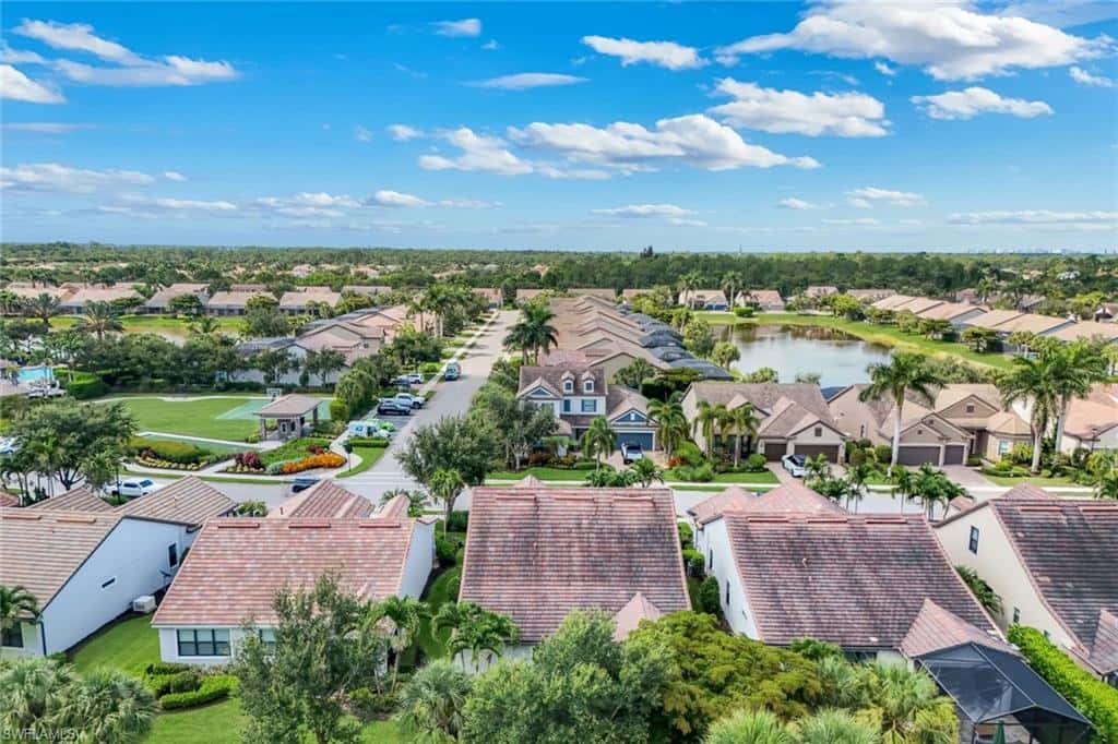 16345 Camden Lakes Cir, Naples, photo 39
