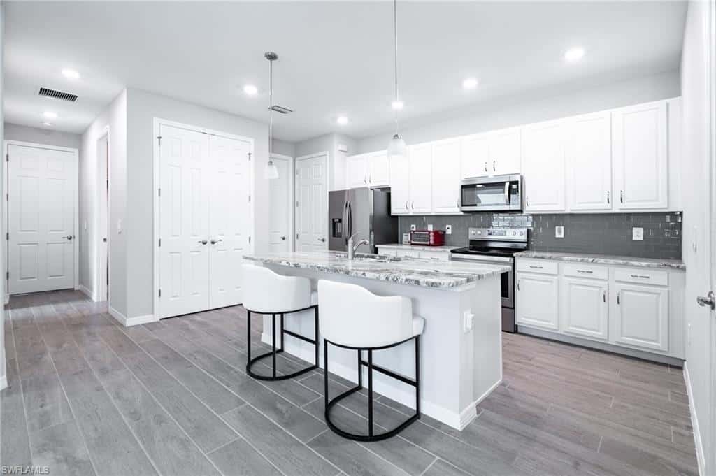 1127 Town And River Dr, Fort Myers, photo 10