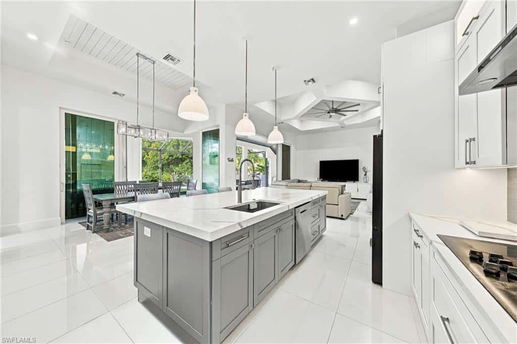 111 1st St, Naples, photo 12