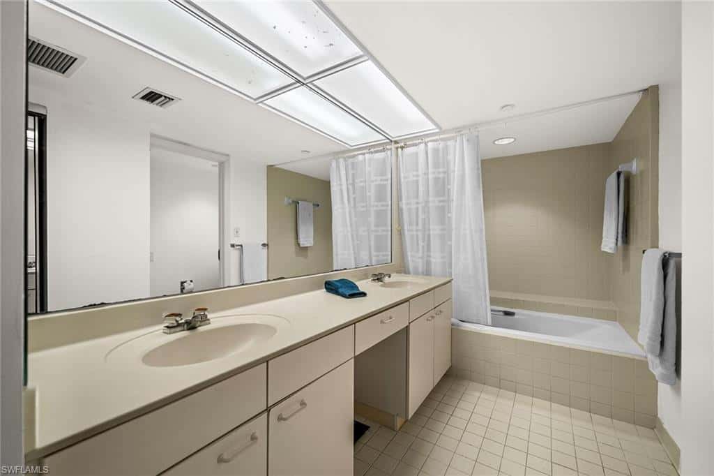 4751 Gulf Shore Blvd #1602, Naples, photo 13