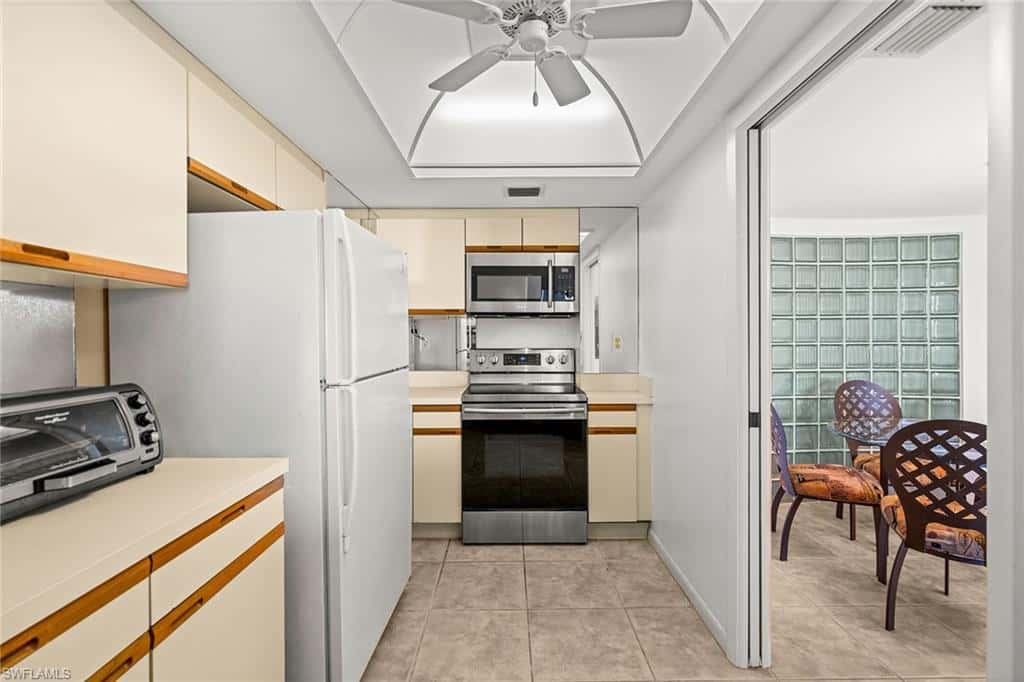 4751 Gulf Shore Blvd #1602, Naples, photo 7