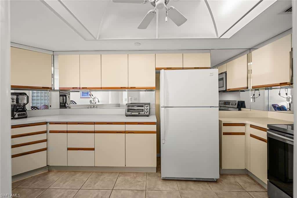 4751 Gulf Shore Blvd #1602, Naples, photo 9