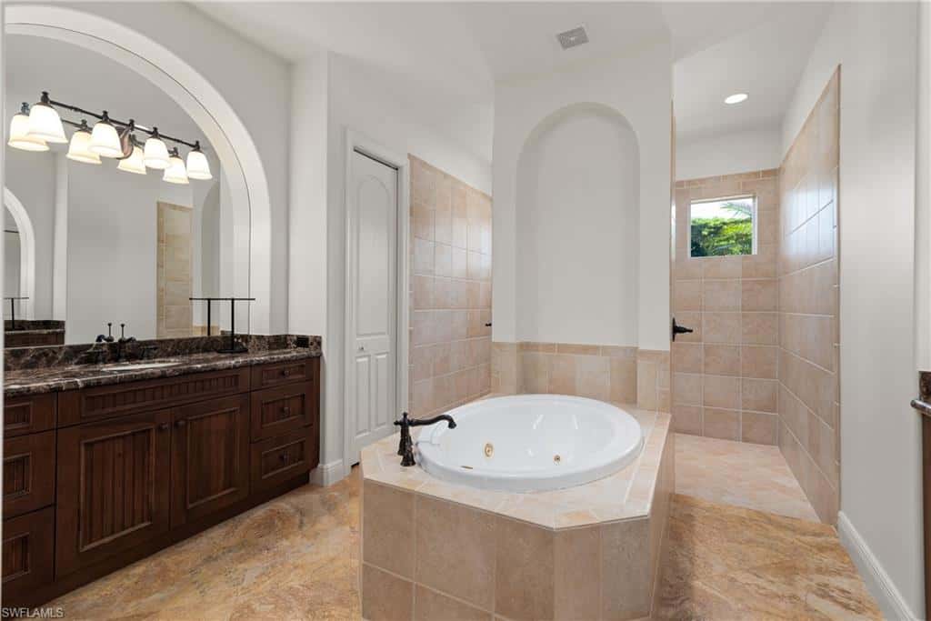 5758 Hammock Isles Dr, Naples, photo 23