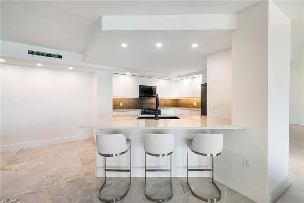 10951 Gulf Shore Dr #904, Naples, photo 5