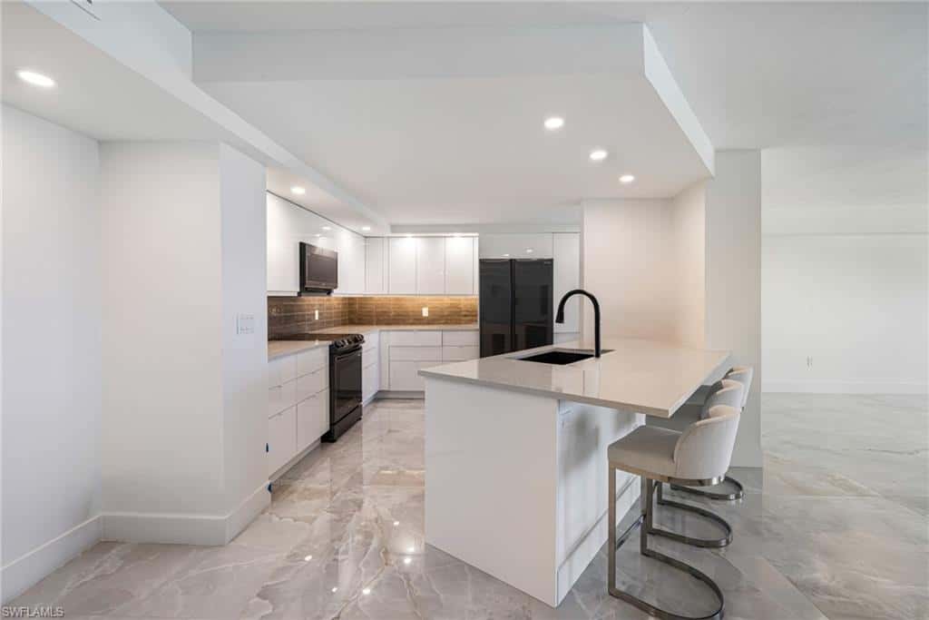 10951 Gulf Shore Dr #904, Naples, photo 4