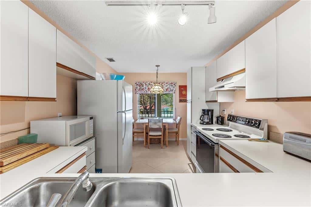 534 Augusta Blvd #e204, Naples, photo 4