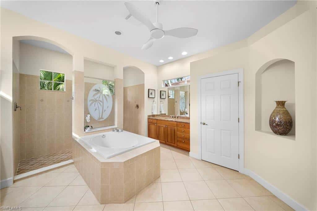 8722 Mustang Island Cir, Naples, photo 17