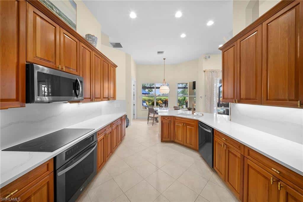 8722 Mustang Island Cir, Naples, photo 12