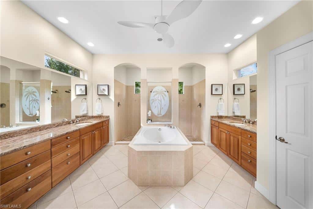 8722 Mustang Island Cir, Naples, photo 15