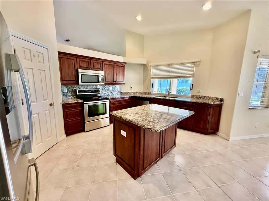 738 Milwaukee Blvd, Lehigh Acres, photo 17