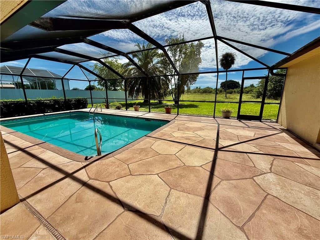 738 Milwaukee Blvd, Lehigh Acres, photo 9