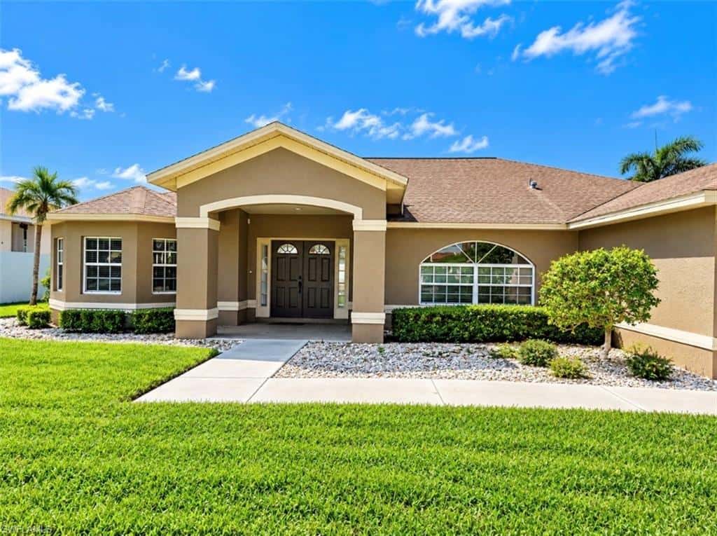 738 Milwaukee Blvd, Lehigh Acres, photo 4