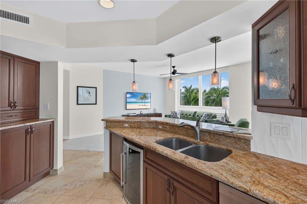 4255 Gulf Shore Blvd #204, Naples, photo 12
