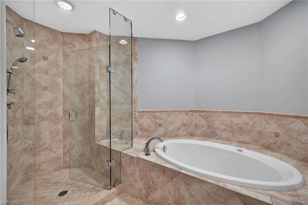 4255 Gulf Shore Blvd #204, Naples, photo 20