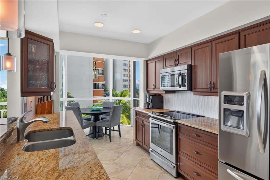 4255 Gulf Shore Blvd #204, Naples, photo 11