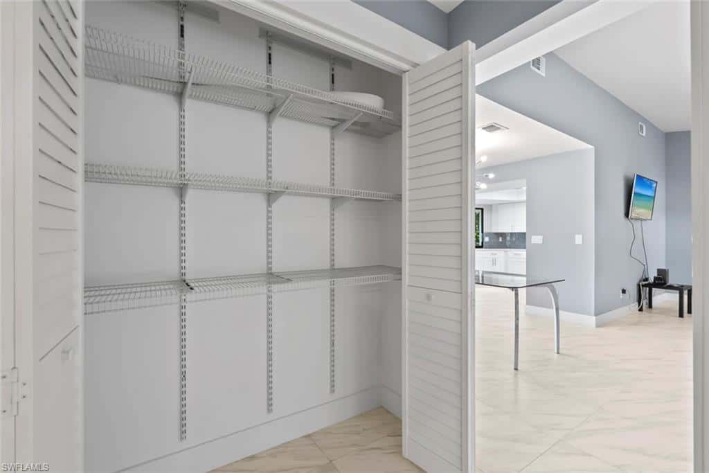 183 Round Key Cir #d4, Naples, photo 19