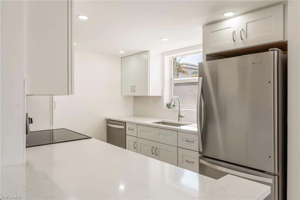 900 8th Ave #102, Naples, photo 5