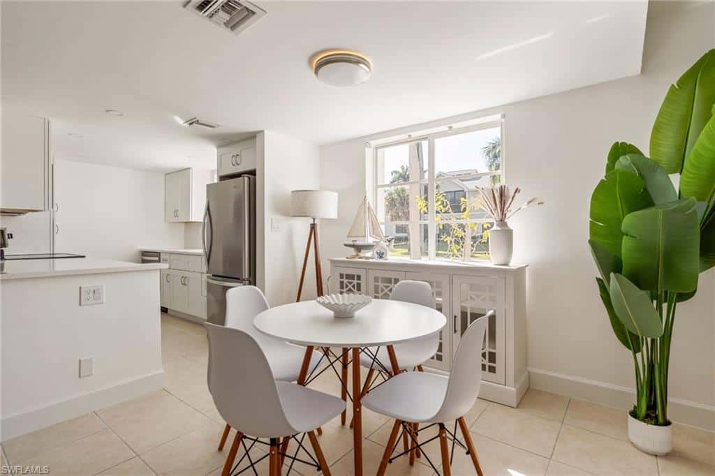900 8th Ave #102, Naples, photo 4