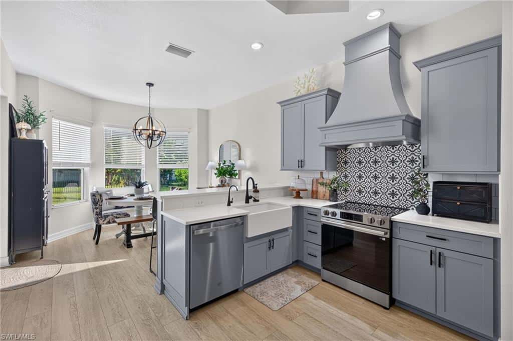 3731 Patty Ct, Bonita Springs, photo 5
