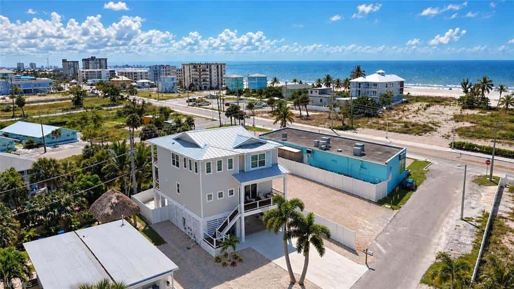 118 Fairweather Ln, Fort Myers Beach, photo 4