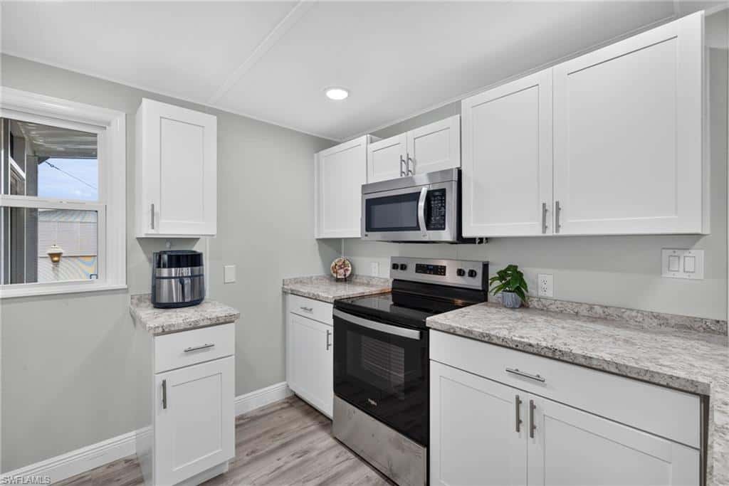 125 Kim Dr, Naples, photo 9