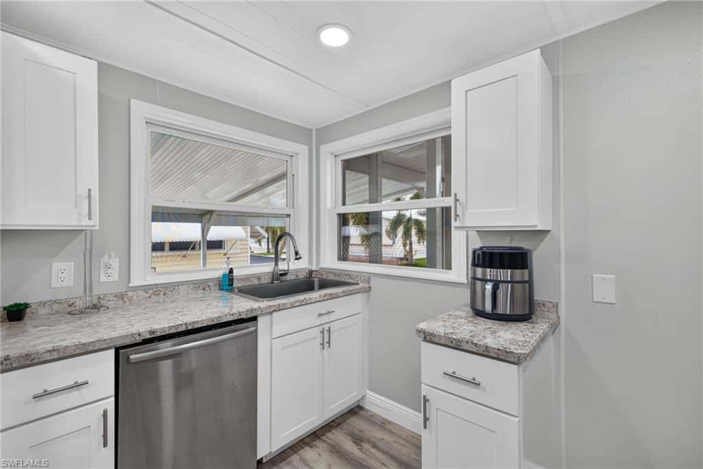 125 Kim Dr, Naples, photo 10