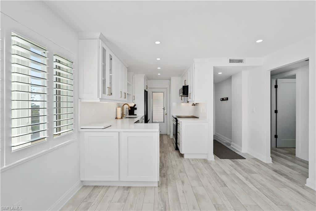 1300 Gulf Shore Blvd #703, Naples, photo 7