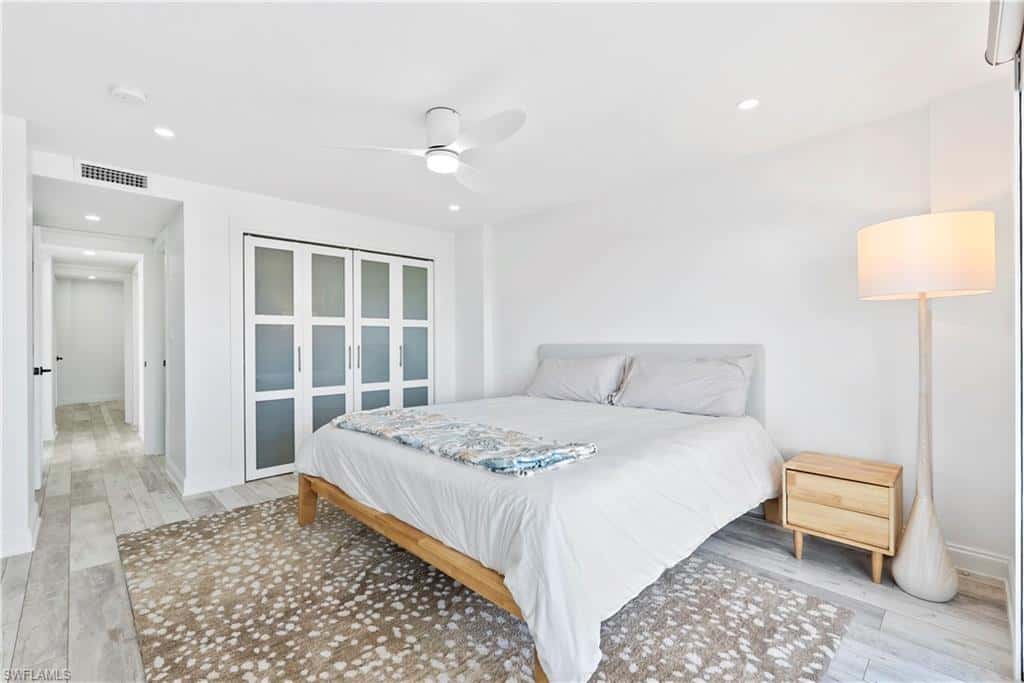 1300 Gulf Shore Blvd #703, Naples, photo 9