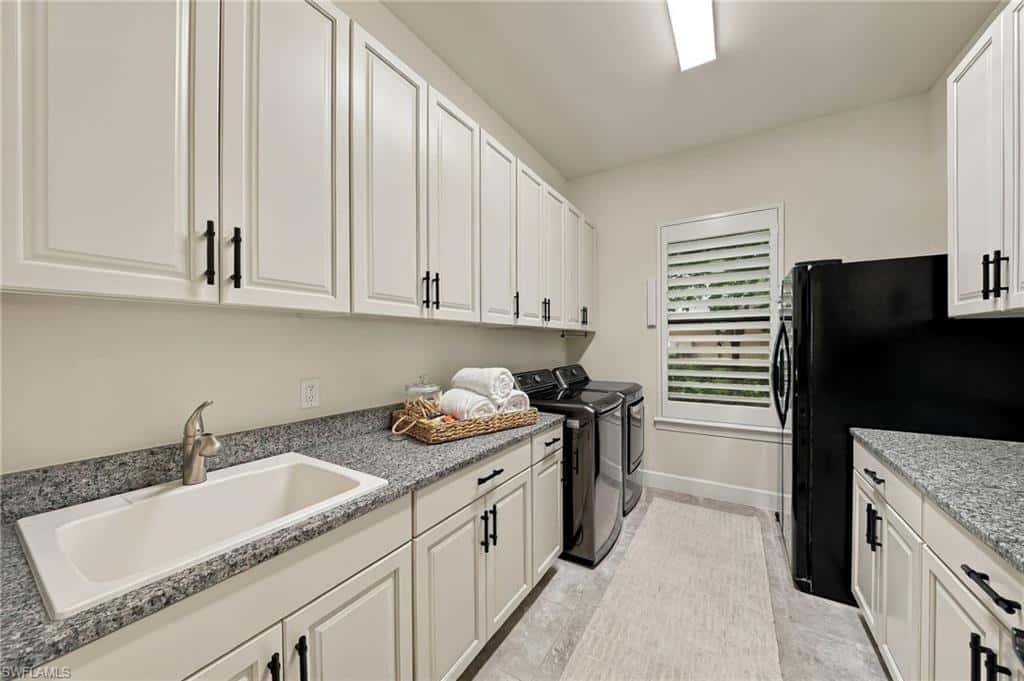 9021 Sorreno Ct, Naples, photo 25