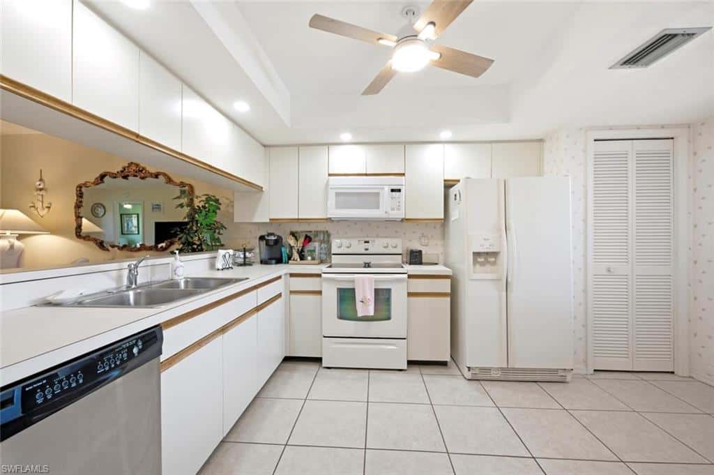 7380 Saint Ives Way #1202, Naples, photo 11