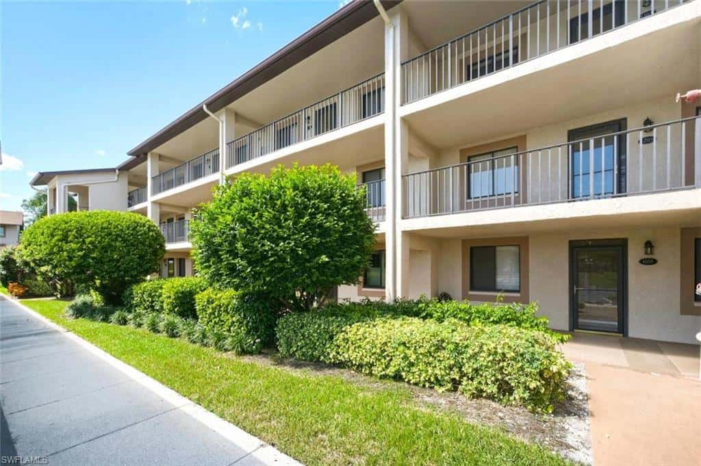 7380 Saint Ives Way #1202, Naples, photo 4