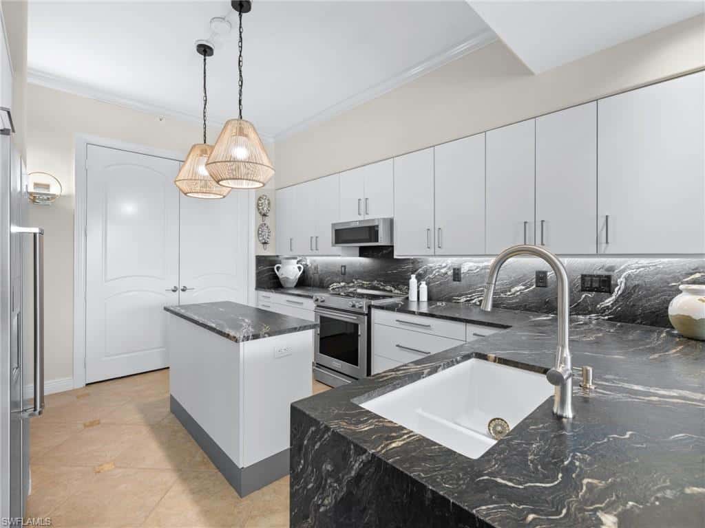 560 El Camino Real #1102, Naples, photo 9