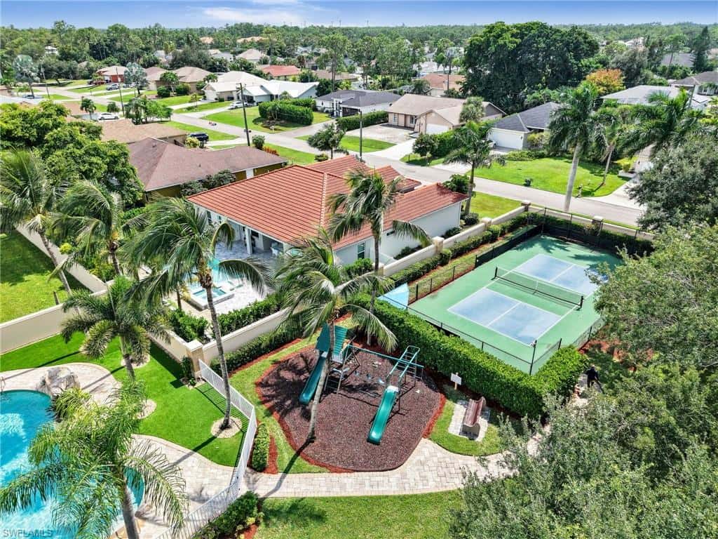 24921 Divot Dr, Bonita Springs, photo 23