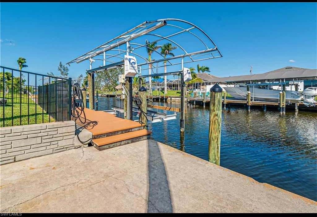 229 29th Ter, Cape Coral, photo 22