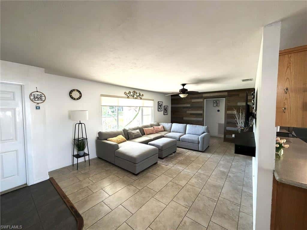 229 29th Ter, Cape Coral, photo 4