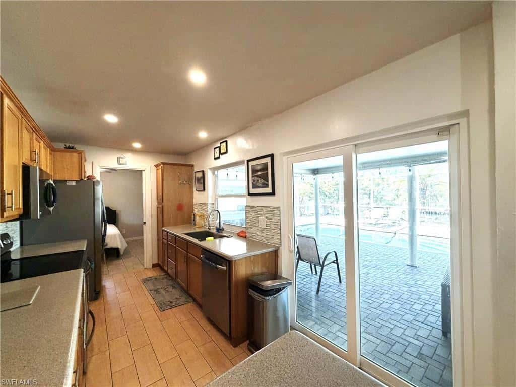 229 29th Ter, Cape Coral, photo 8