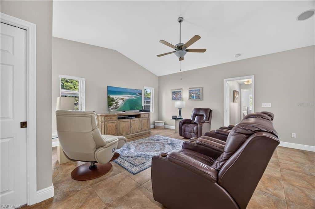 4933 Seville Ct, Cape Coral, photo 17