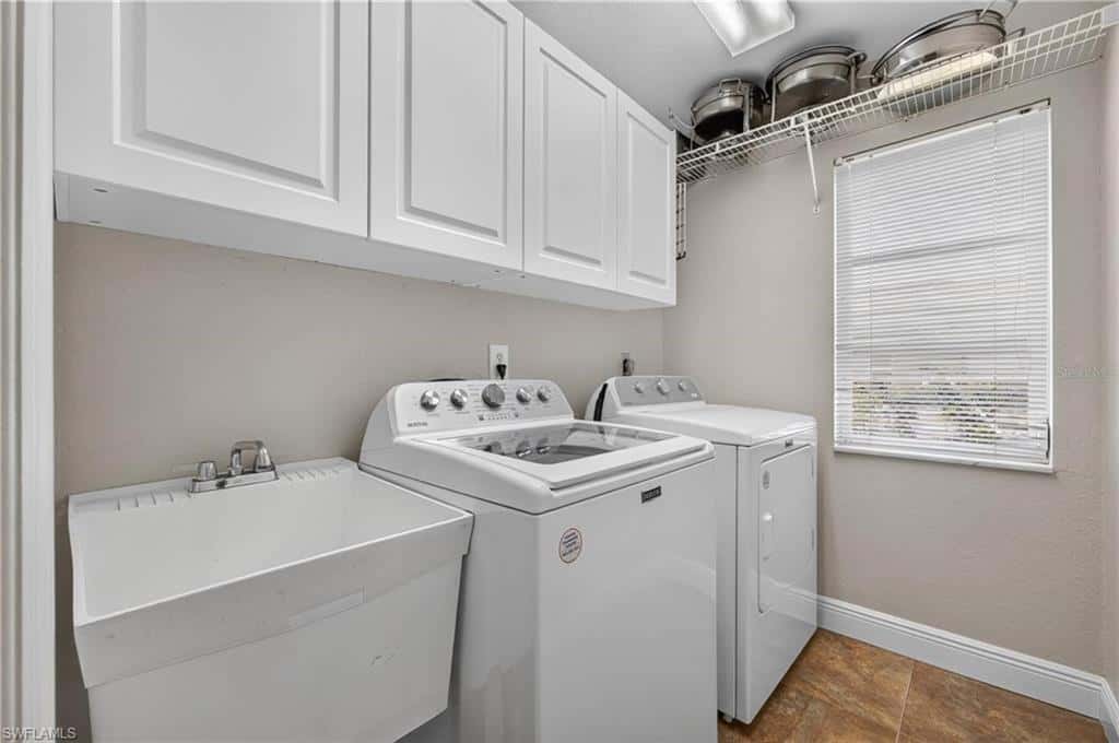 4933 Seville Ct, Cape Coral, photo 30