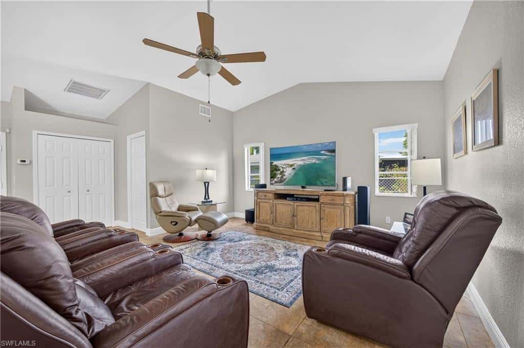 4933 Seville Ct, Cape Coral, photo 15