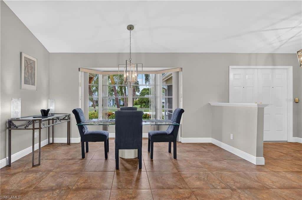 4933 Seville Ct, Cape Coral, photo 11