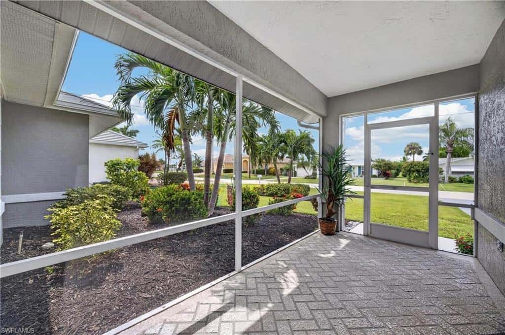 4933 Seville Ct, Cape Coral, photo 4