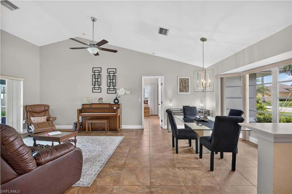 4933 Seville Ct, Cape Coral, photo 8